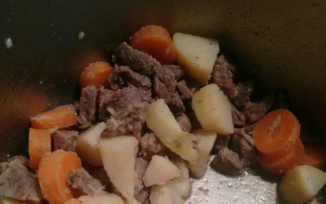 Picadinho de carne com legumes fácil