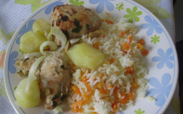 Frango com batatas ao forno