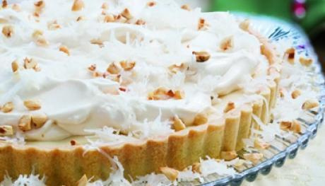 Torta de pêssego com avelã e coco