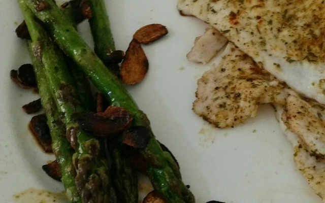 Aspargos ao alho