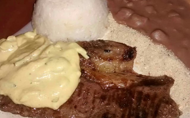 Bife ao molho de mostarda