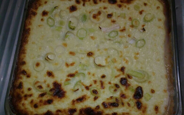 Empadão de queijo com alho poró