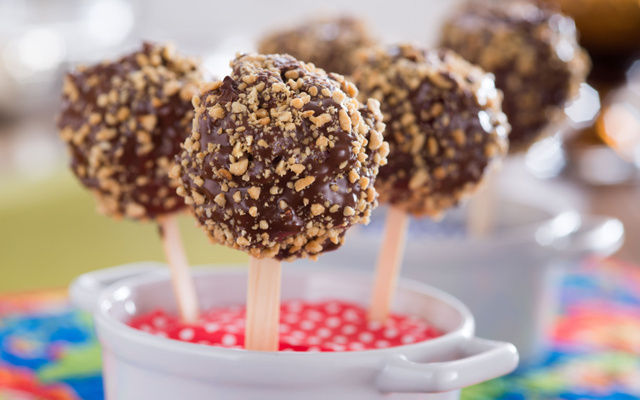 Maçã do amor de pipoca