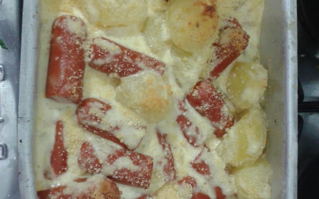 Salsicha com batata ao forno