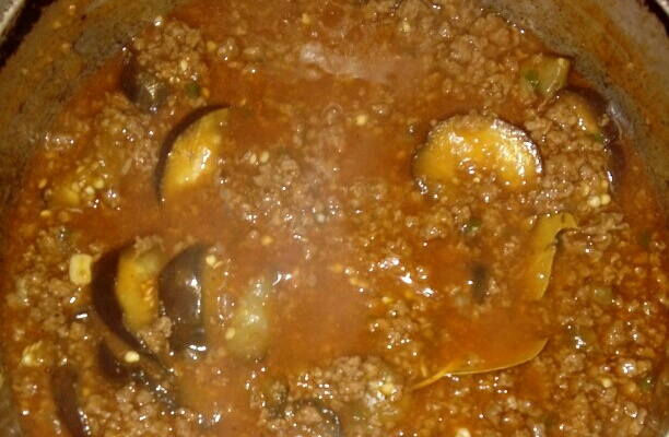 Carne moída com berinjela