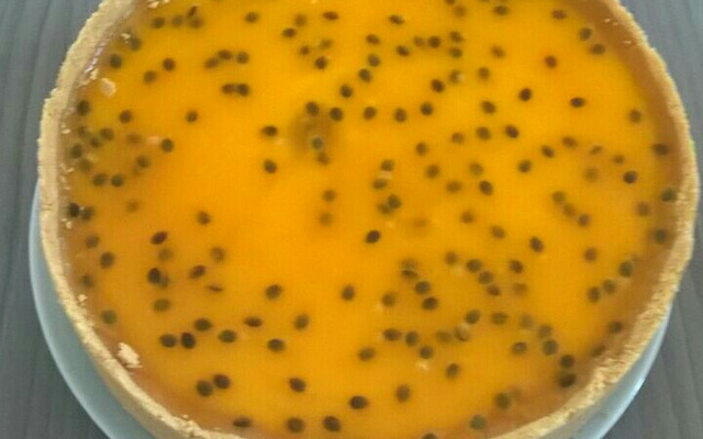 Torta de maracujá com caminha de ganache