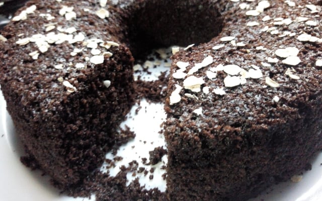 Bolo de cacau com aveia de liquidificador