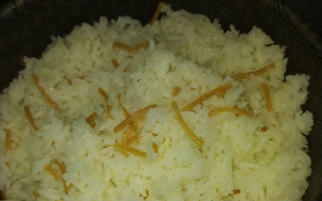 Arroz com macarrão frito