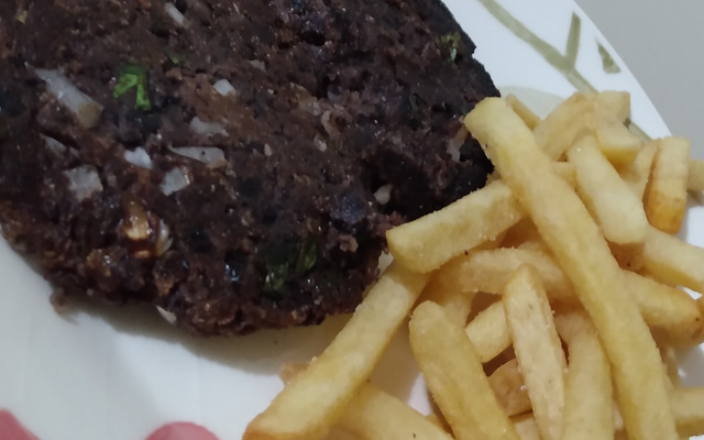 Hambúrguer vegano de feijão preto