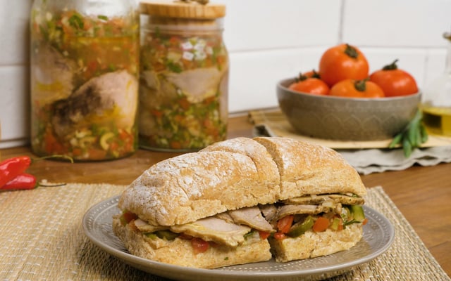 Lagarto em conserva com vinagrete (para comer com pão)