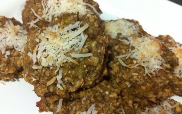 Cookies de banana com coco