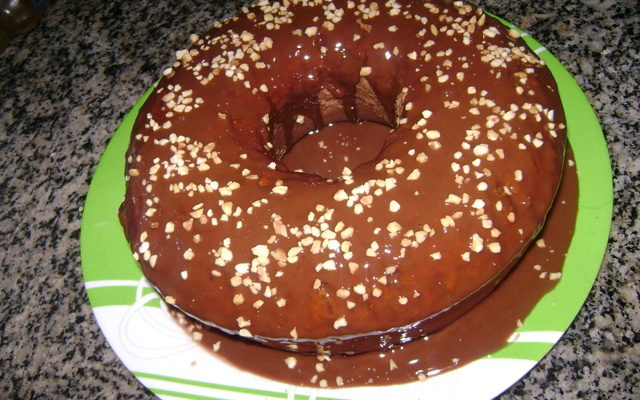 Bolo de amendim com chocolate
