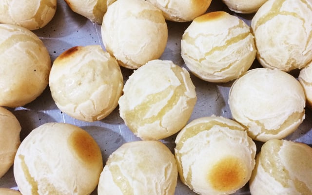 Pão de queijo sem queijo, sem ovo e sem lactose