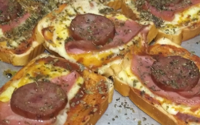 Pizza de pão de fôrma