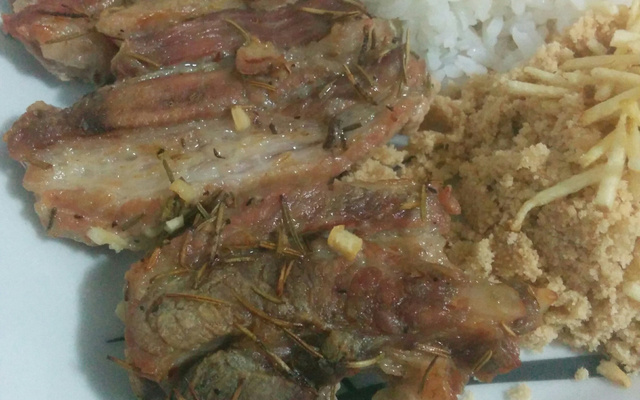 Costela suína na cachaça