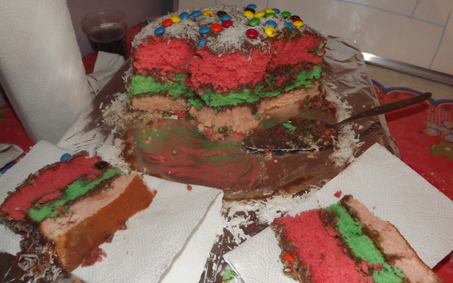 Bolo arco-íris (em camadas)