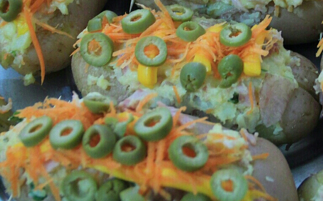 Batata recheada de microondas