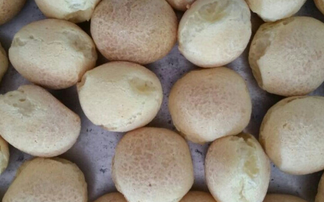 Pão de queijo goiano