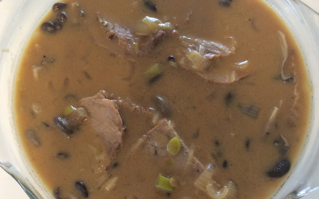 Lagarto com creme de cebola