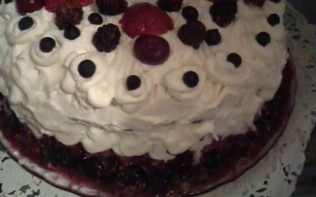 Bolo Champagne e Frutas Vermelhas