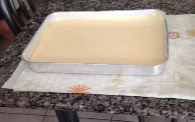 Bolo de Liquidificador com Calda de Coco