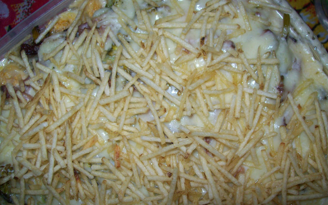 Batata recheada de frango e brócolis