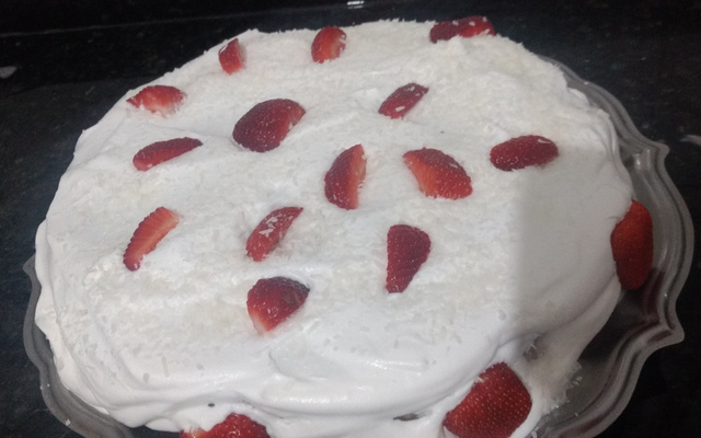 Bolo pão-de-ló com chantilly