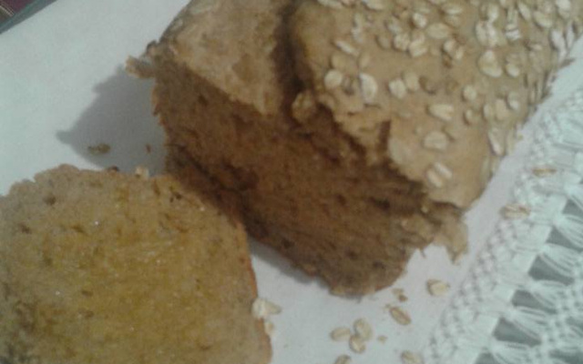 Pão fofinho de farinha integral de liquidificador