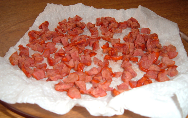 Petisco de salsicha ressecada