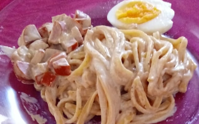 Macarrão com molho de creme de leite