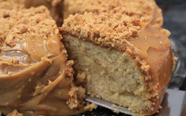 Bolo junino de paçoca