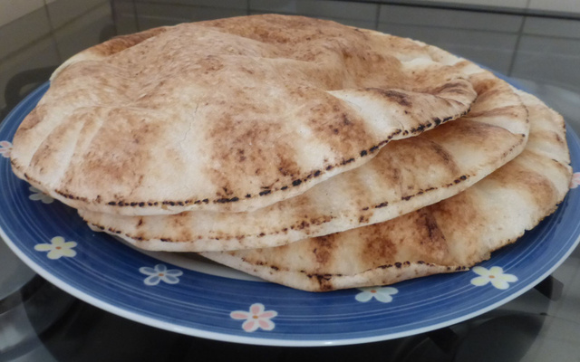 Pão árabe de micro-ondas
