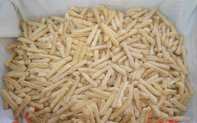 Biscoito de polvilho com cebola (assado)