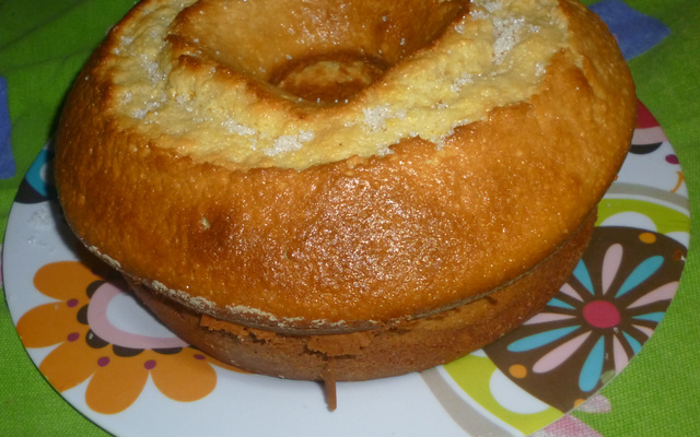 Bolo de limão com fubá