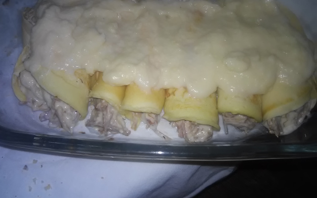 Panqueca de carne seca com molho branco