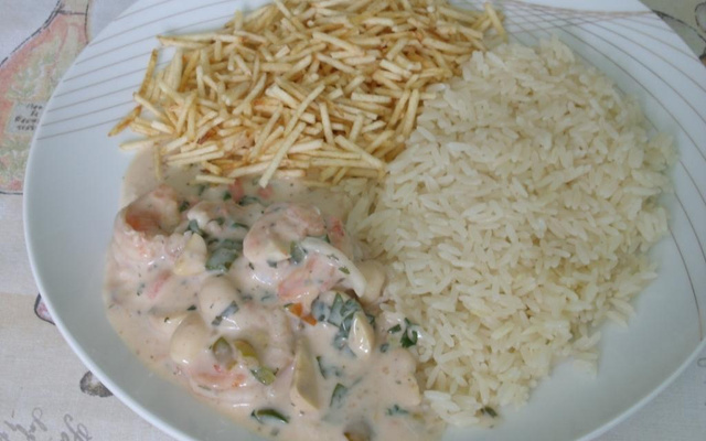 Estrogonofe de camarão