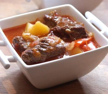 Goulash Húngaro - Receita Tradicional