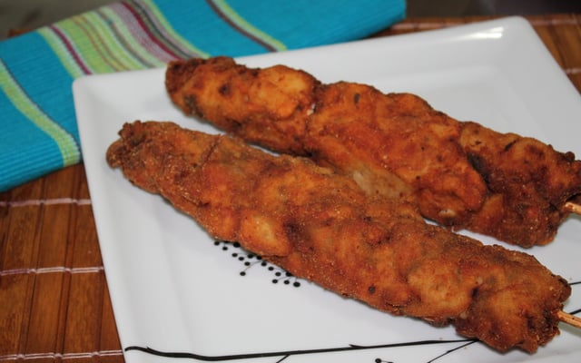 Espetinho de frango com queijo coalho