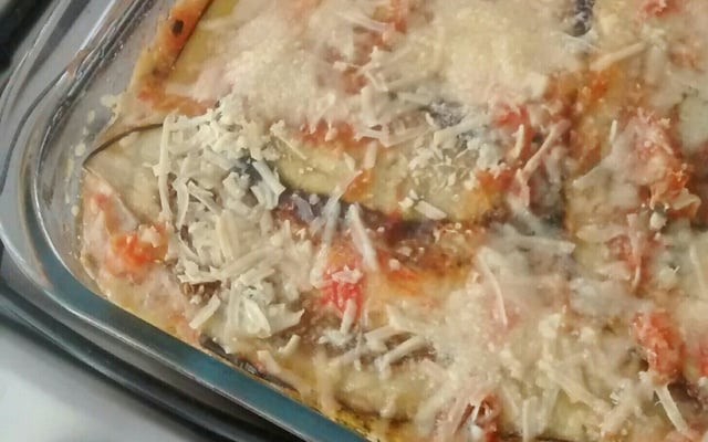 Berinjela assada com jeitinho napolitano