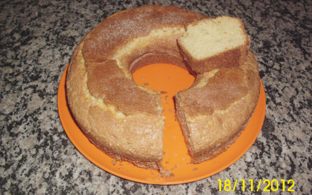 Bolo rápido de banana e canela