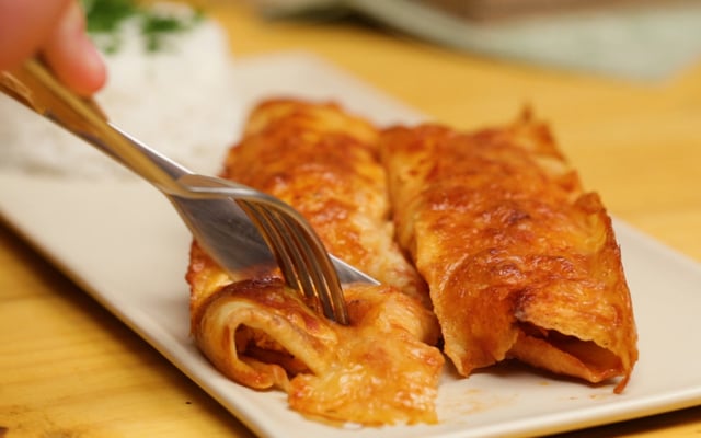 Panqueca de frango desfiado