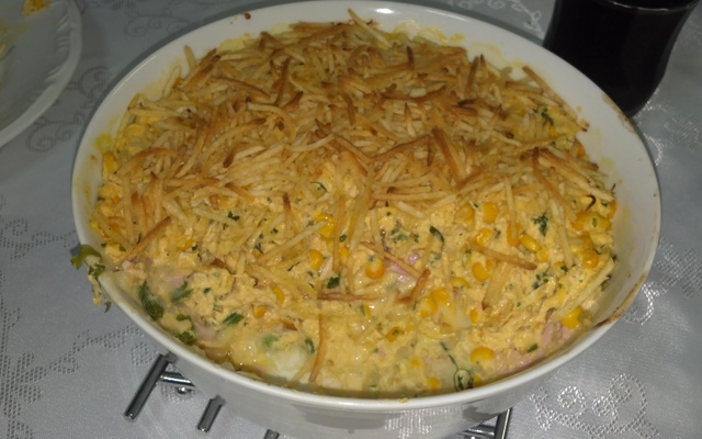 Purê de batatas com refogado de frango