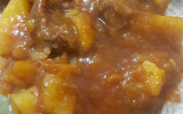 Ensopadinho de carne com batas