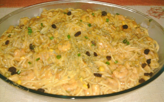 Macarrão ao molho de camarão cremoso