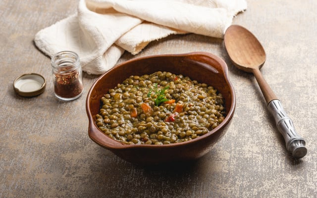 Sopa de lentilha com linguiça