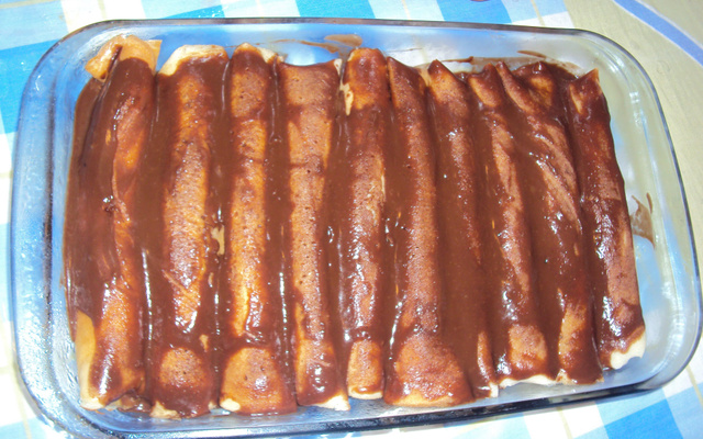 Panqueca doce de banana com canela e queijo