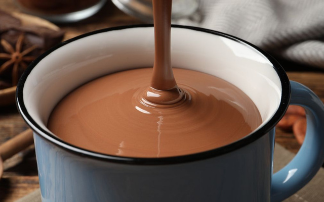 Chocolate quente cremoso e fácil