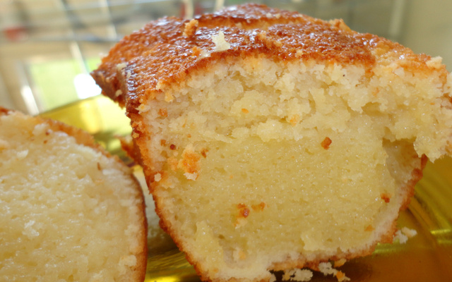 Bolo bombocado de fubá