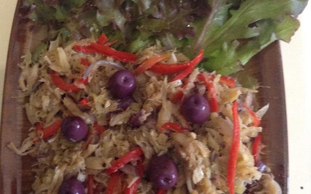 Iscas de bacalhau no ninho de rúcula - Tira gosto da Cleide Gomes