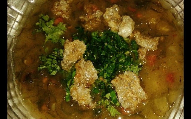 Caldo verde de mandioca